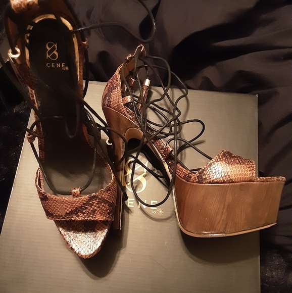 Heels - Picture 4 of 5